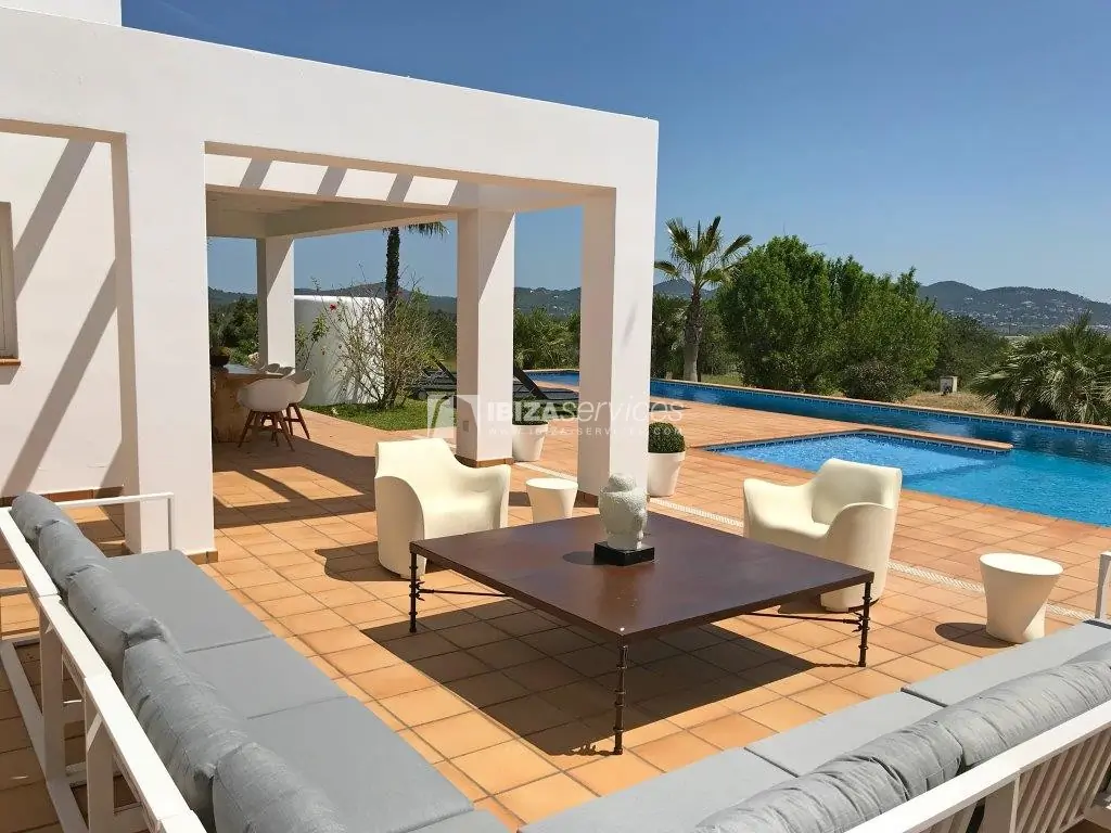 Gergeous villa ideally situated in the campo of San Rafael - Ibiza Services