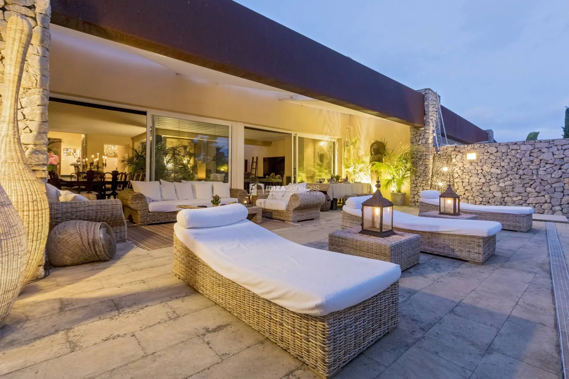 Villa de style Bali à vendre Roca Llisa