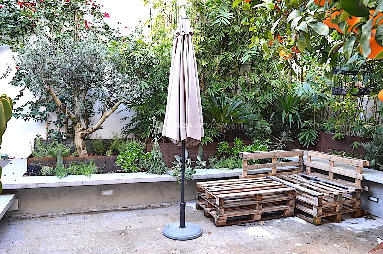 Centro de Ibiza bonito piso con patio interior en venta