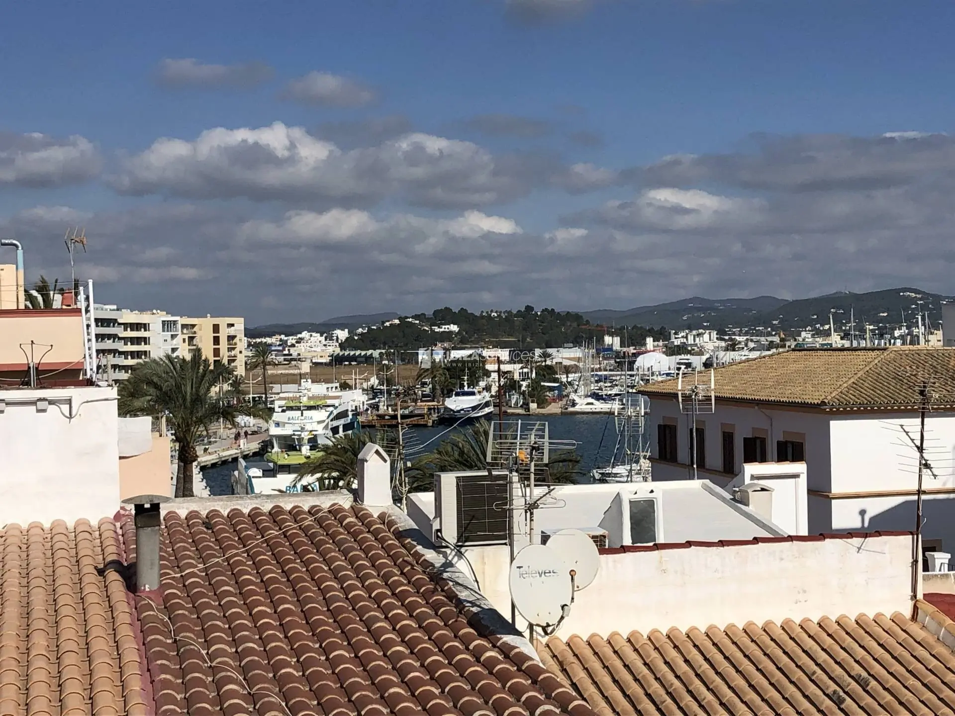 La marina Ibiza, ático de 2 dormitorios en alquiler