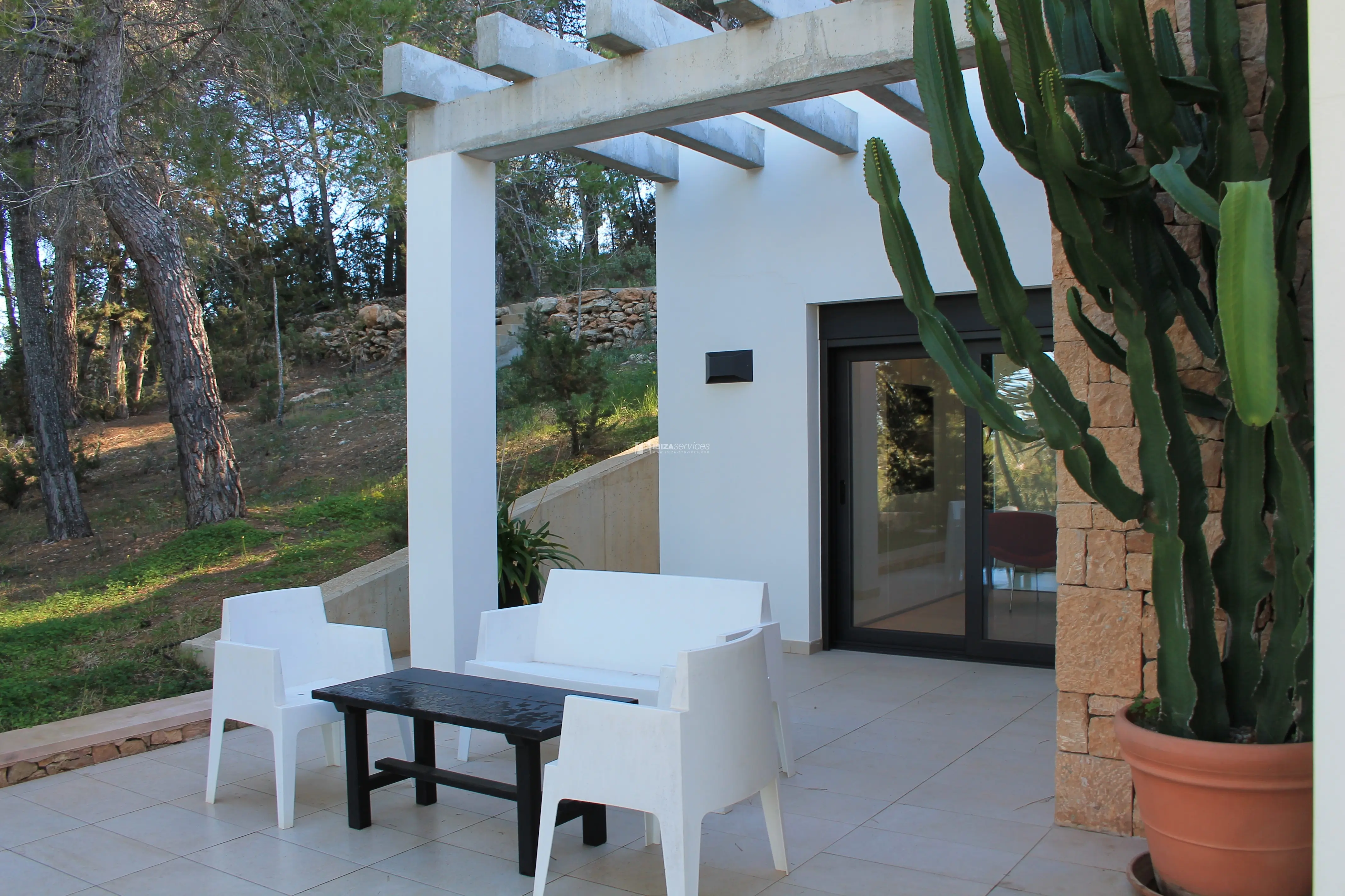 Eine modern eingerichtete Villa mit toller Aussicht in Sant Augustin