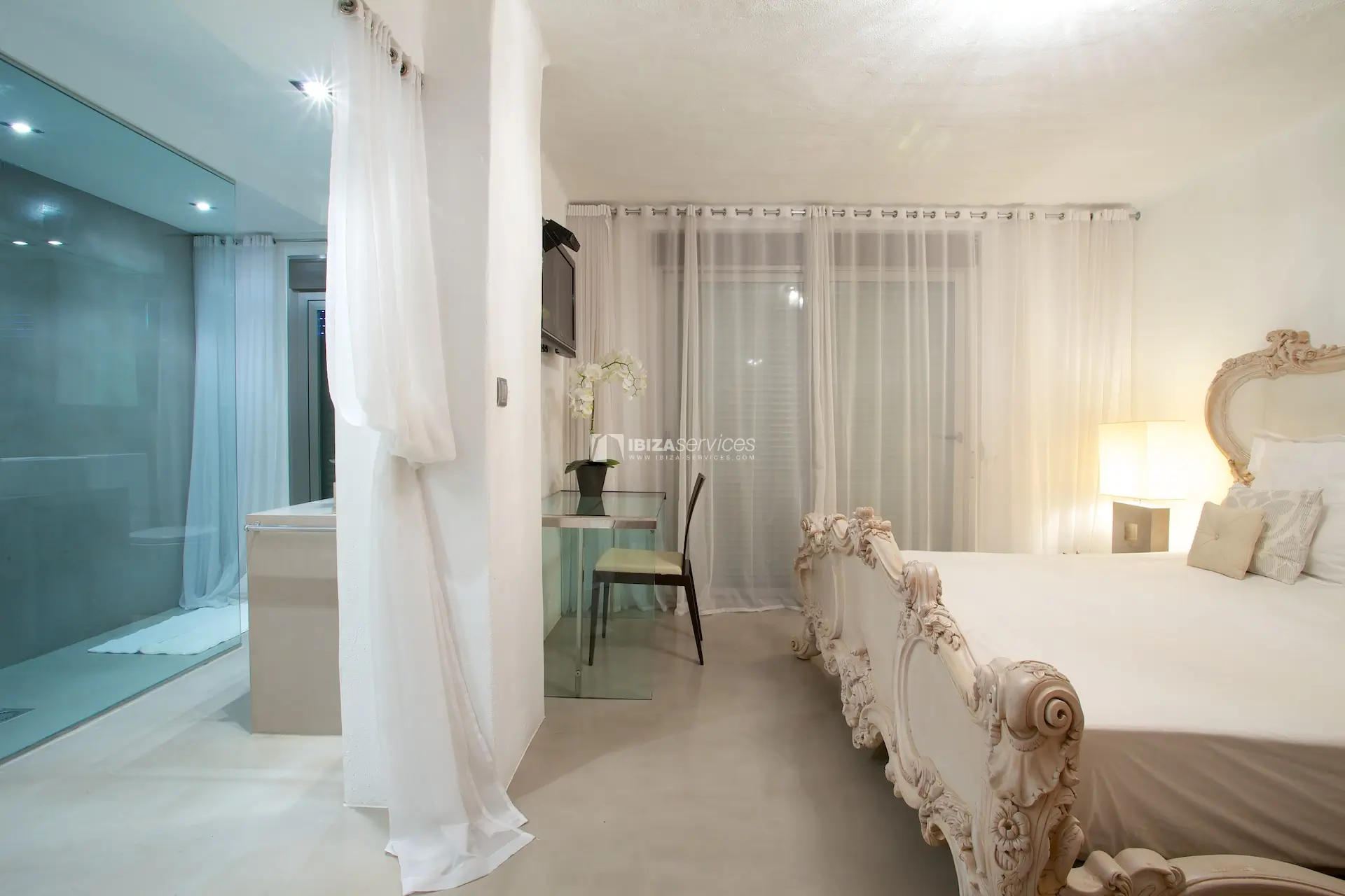 Luxury 9 bedroom villa for rent close to Ibiza