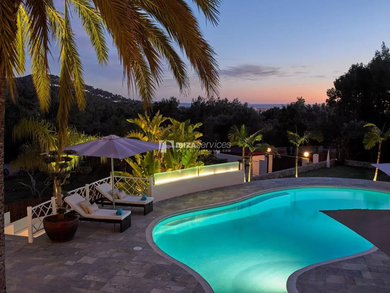 Location annuelle 5 minutes de Ibiza ville maison 6 chambres