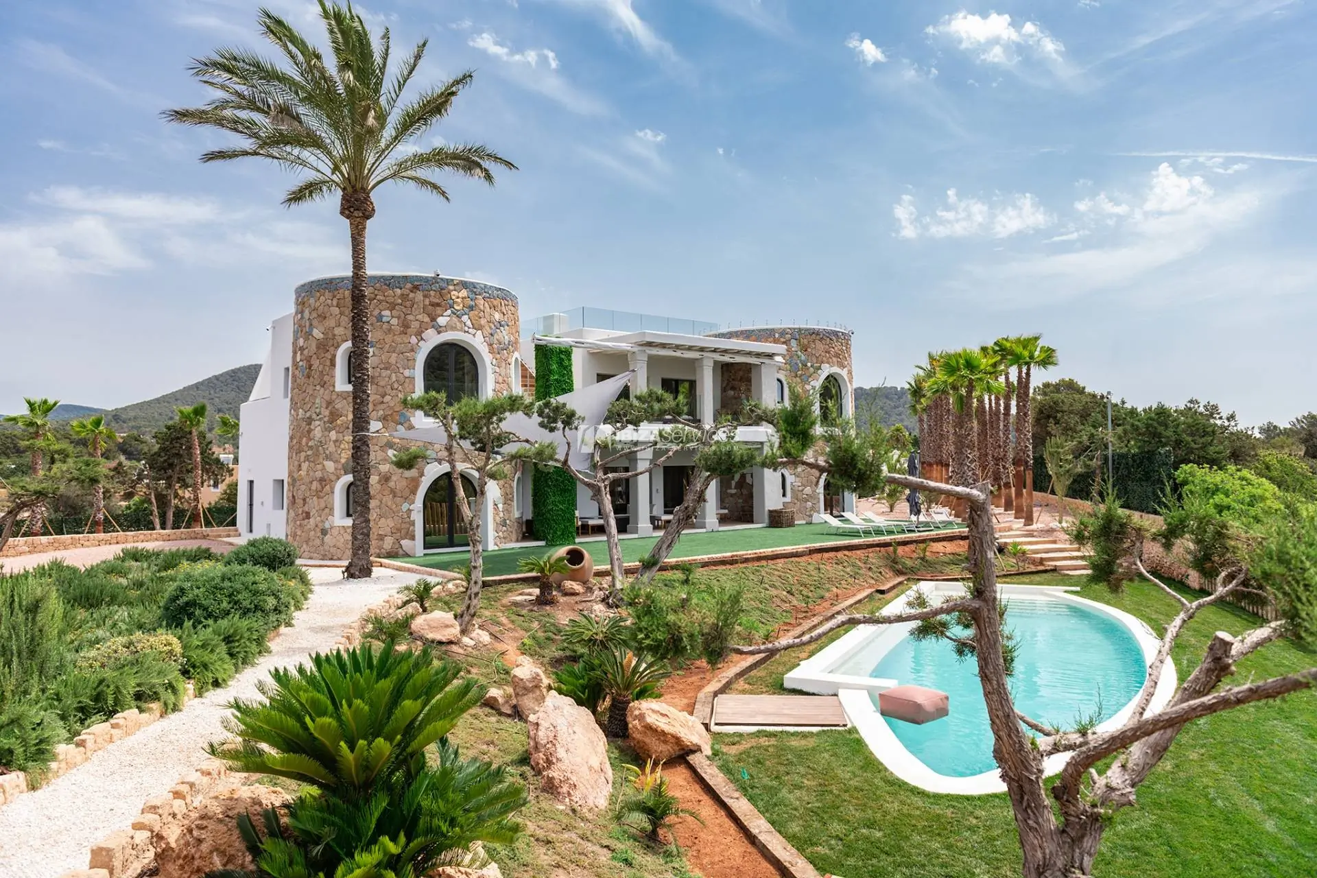 Gloednieuwe moderne villa Cala Jondal dichtbij Blue Marlin