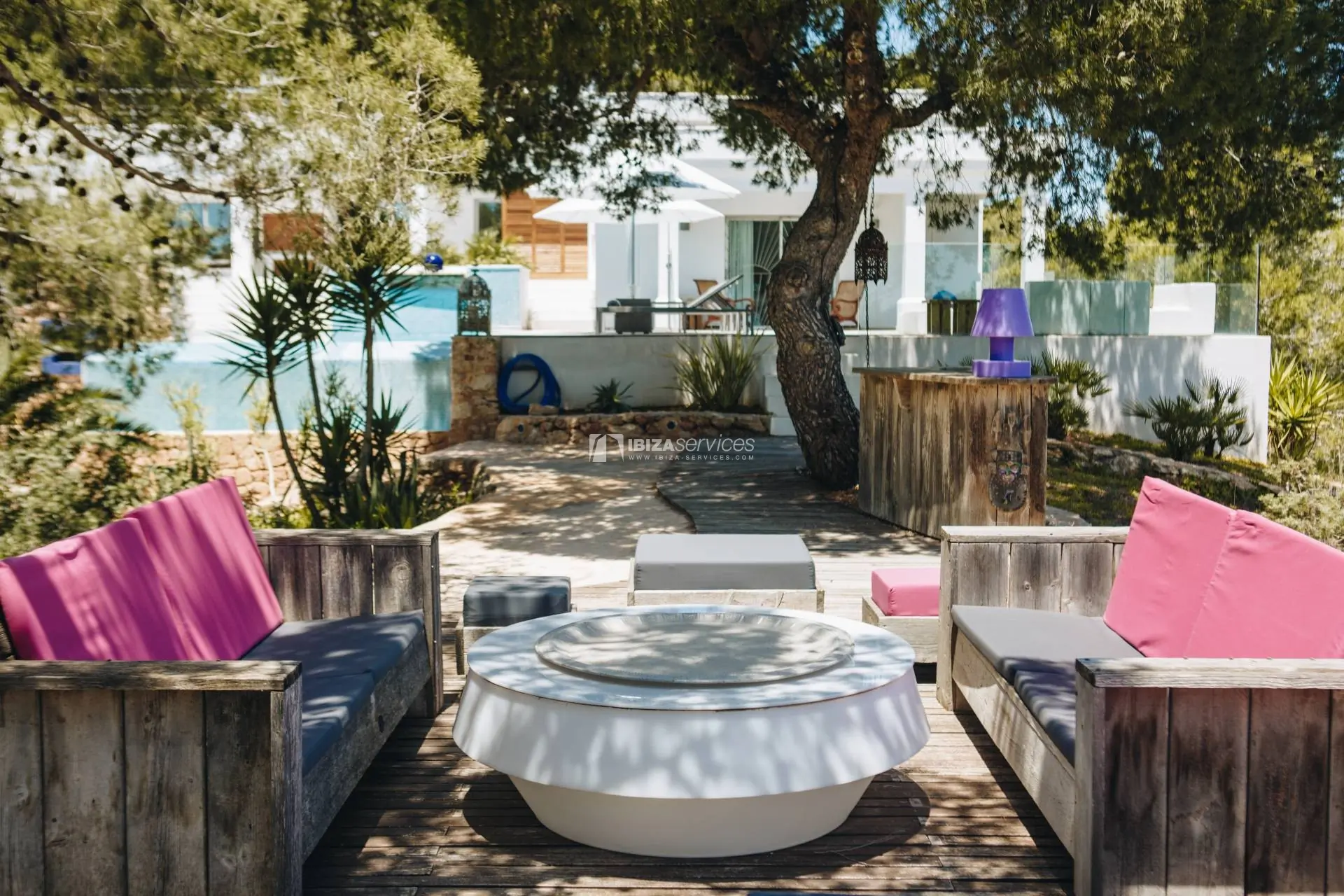 Cala Jondal maison moderne de 4 chambres location de vacance Ibiza