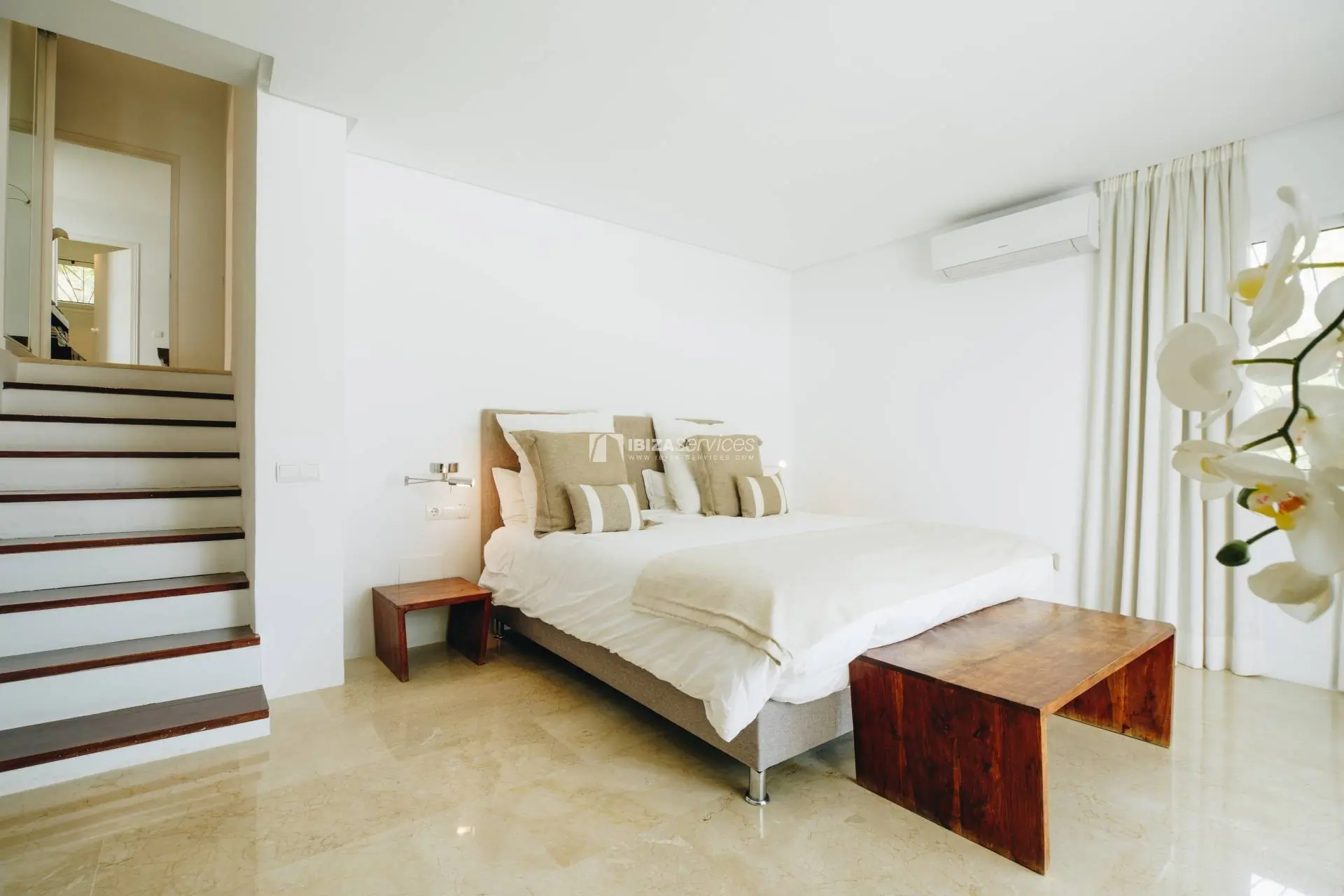 Cala Jondal moderna casa de 4 dormitorios en alquiler para vacaciones en Ibiza