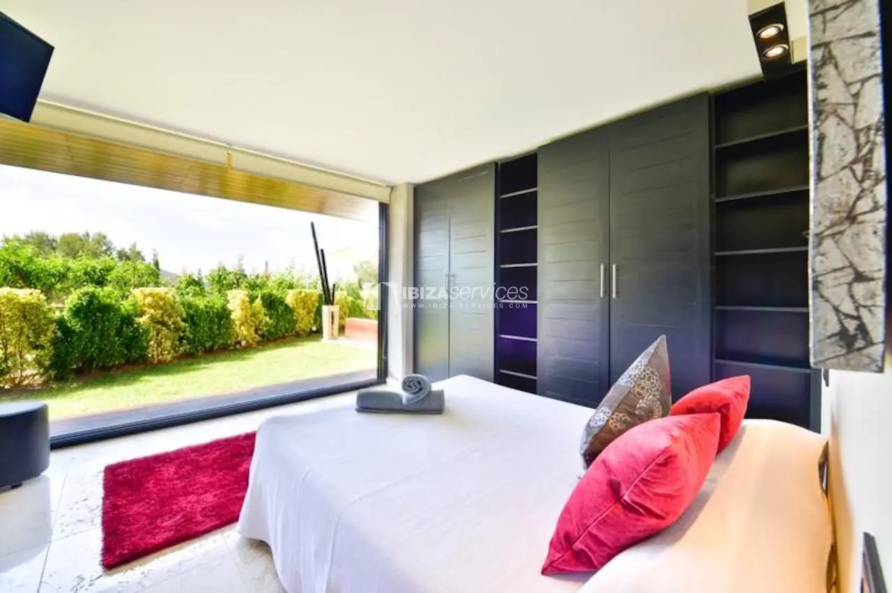 Eine moderne Luxusvilla mit 6 Schlafzimmern in Can Furnet zu vermieten