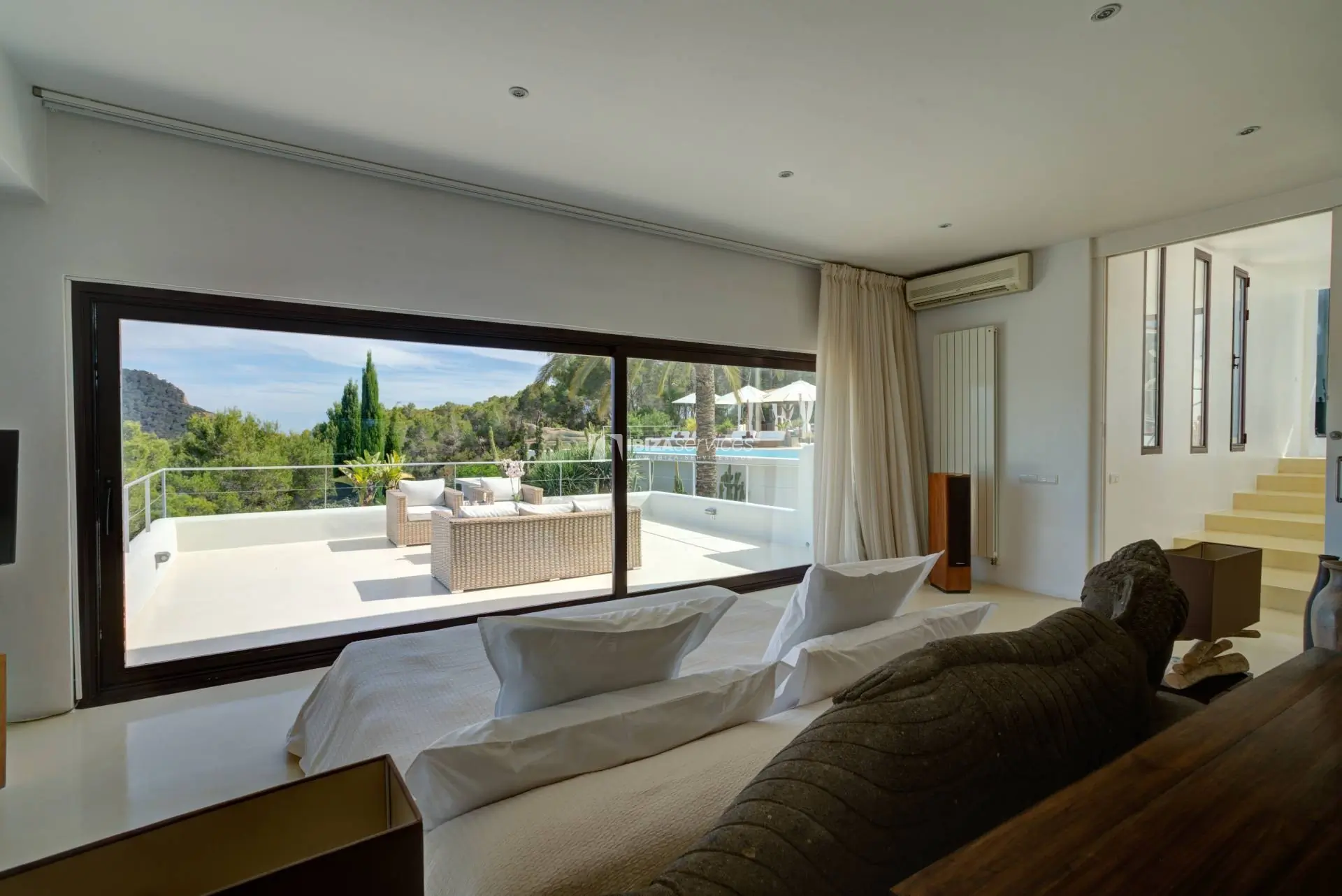 Luxuriöse Ferienvilla mit 6 Schlafzimmern in Cala Jondal in der Nähe des Blue Marlin