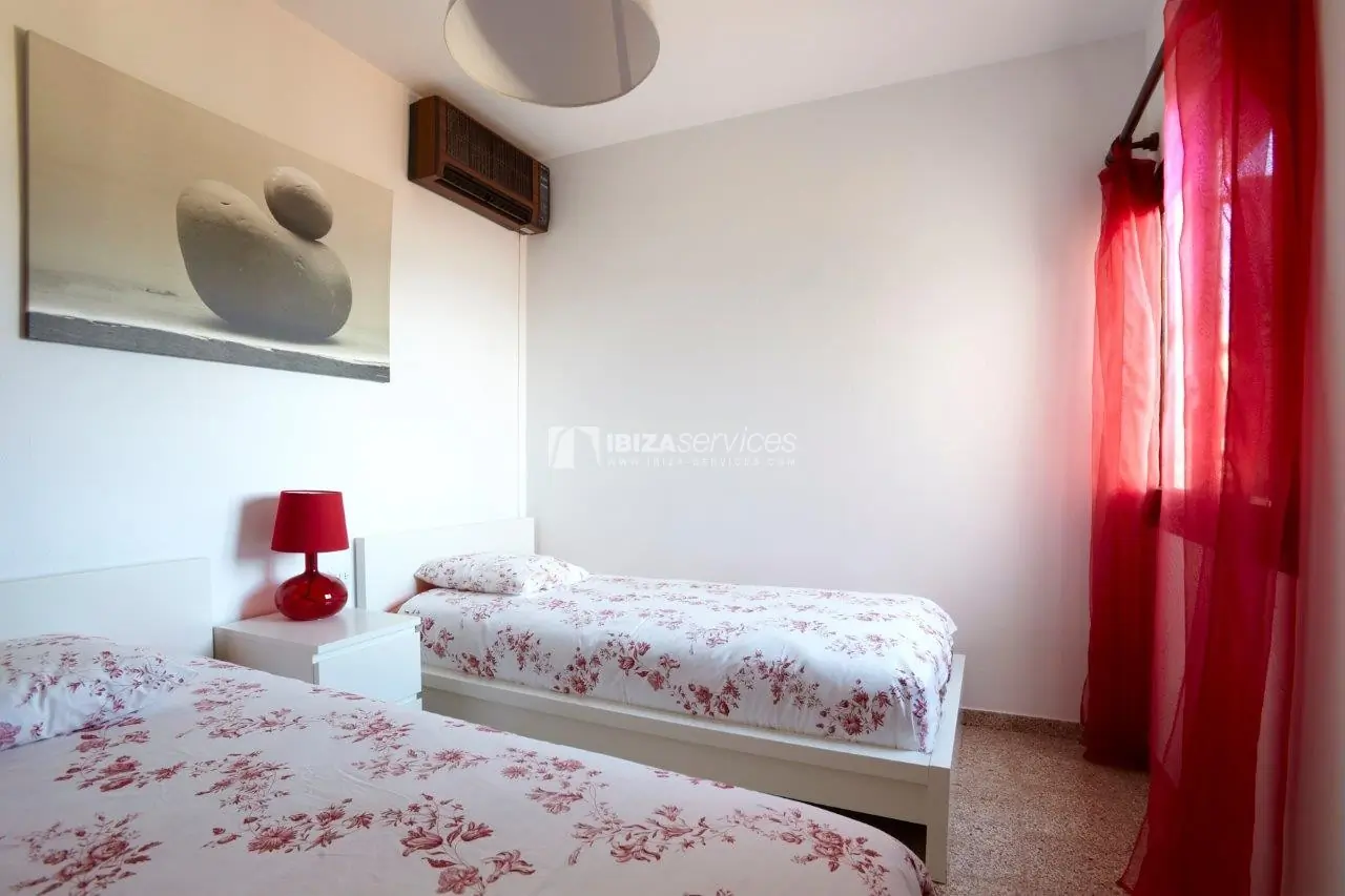 Cala Codolar villa vakantieverhuur 3 slaapkamers met tennisbaan