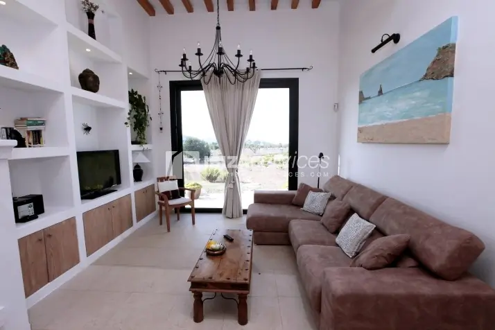 Eine rustikale Villa, die 1 km vom Strand in San Miguel entfernt