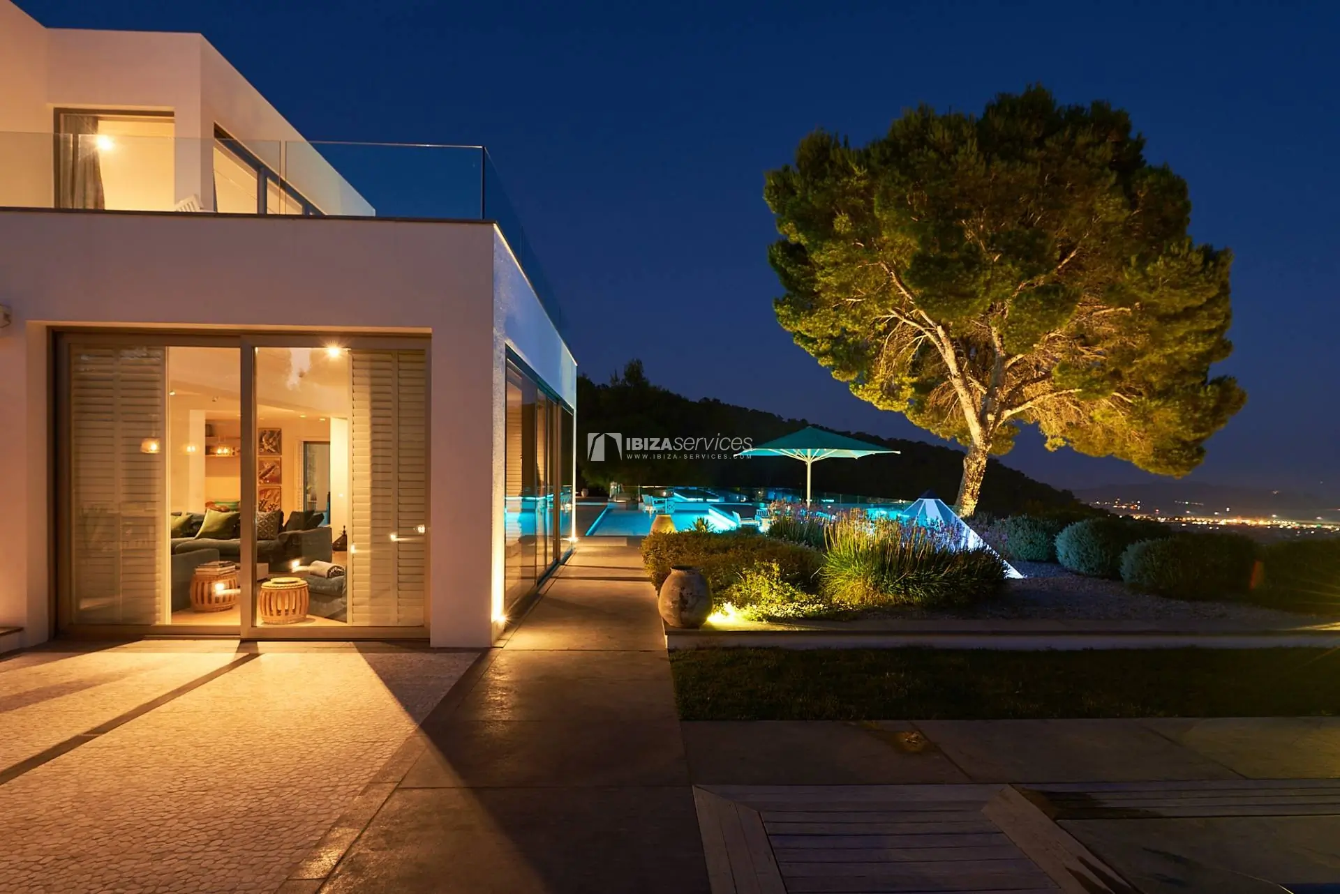 6 bedroom super luxury Ibiza villa situated in Km5