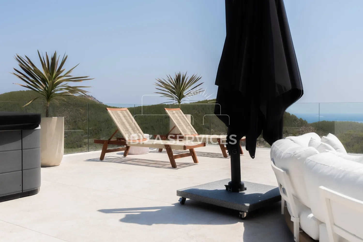 Foto 14 van Newly completed luxury villa with sea views in Roca Llisa for sale