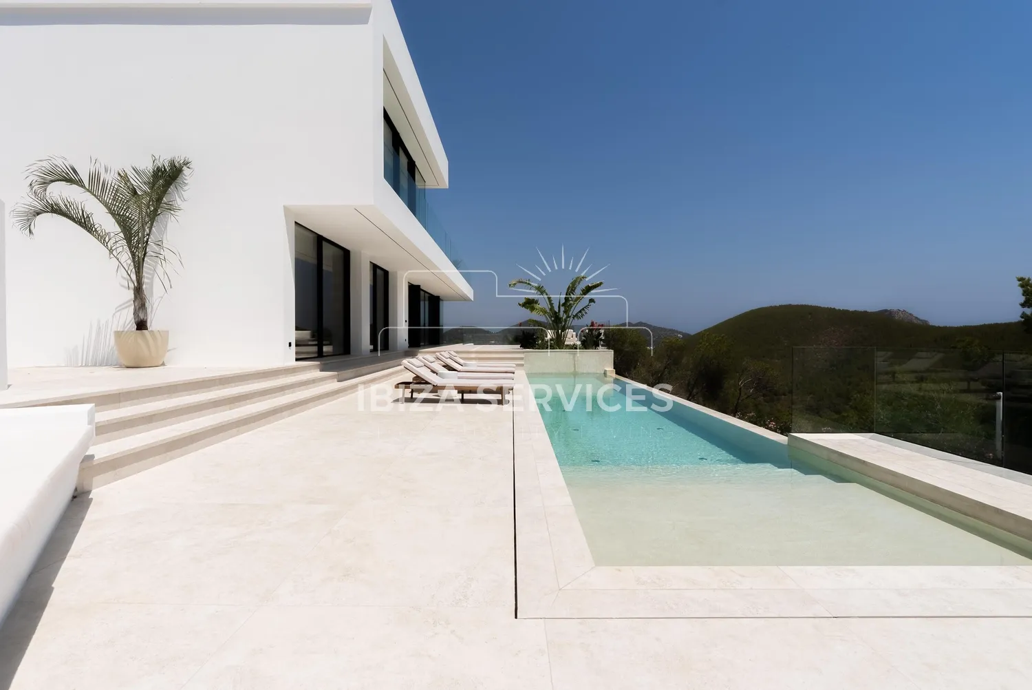 Foto 10 van Newly completed luxury villa with sea views in Roca Llisa for sale