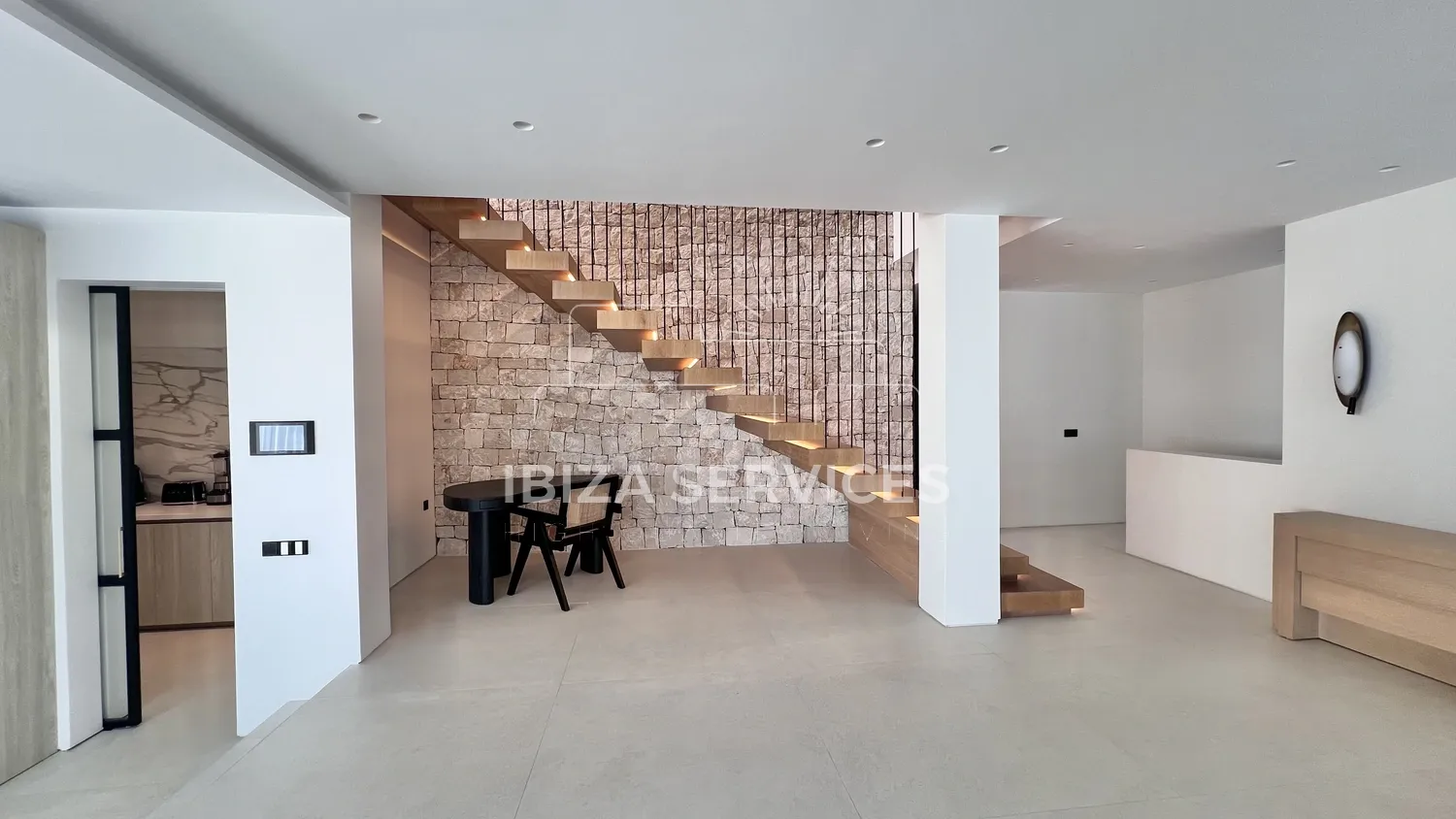 Foto 17 van Impressive Luxury Villa in Ibiza with Sea Views for sale