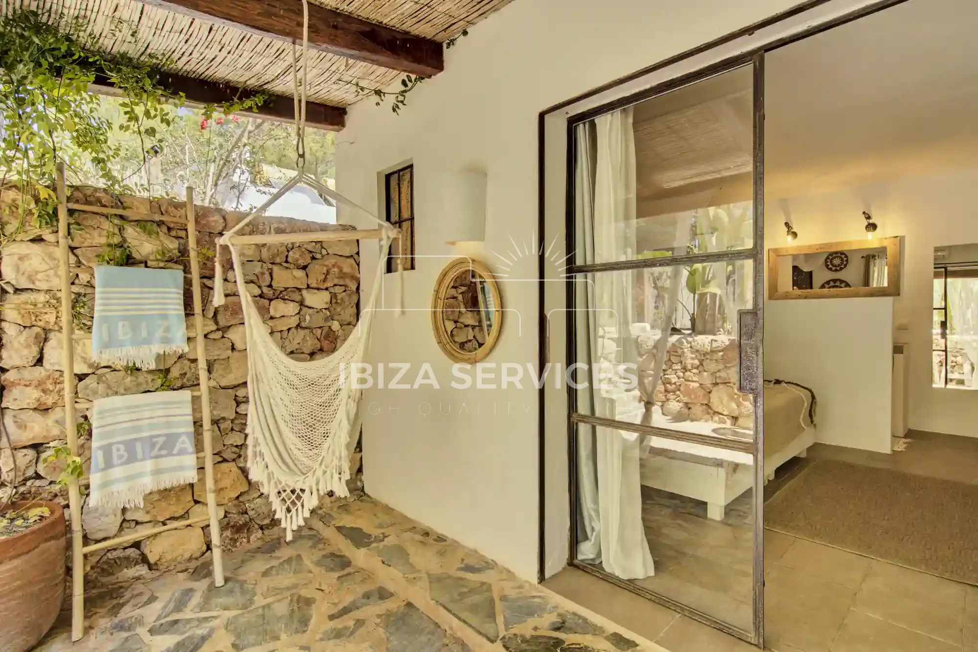 Foto 40 van Charming Villa for Sale in Ibiza with Tourist License