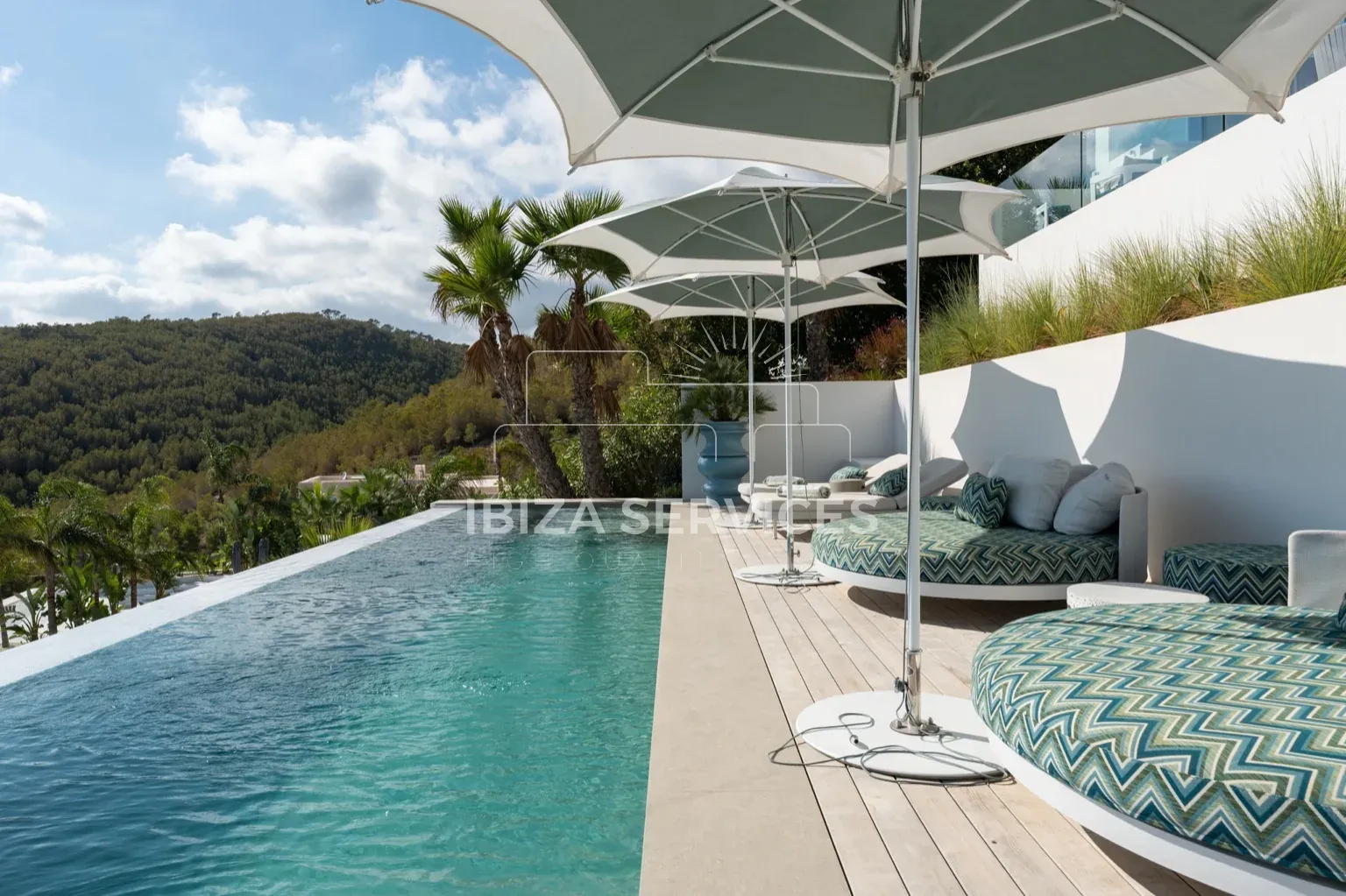 Foto 6 van 4-Bedroom Villa with Sea Views in Cas Mut