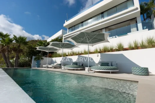 4-Bedroom Villa with Sea Views in Cas Mut