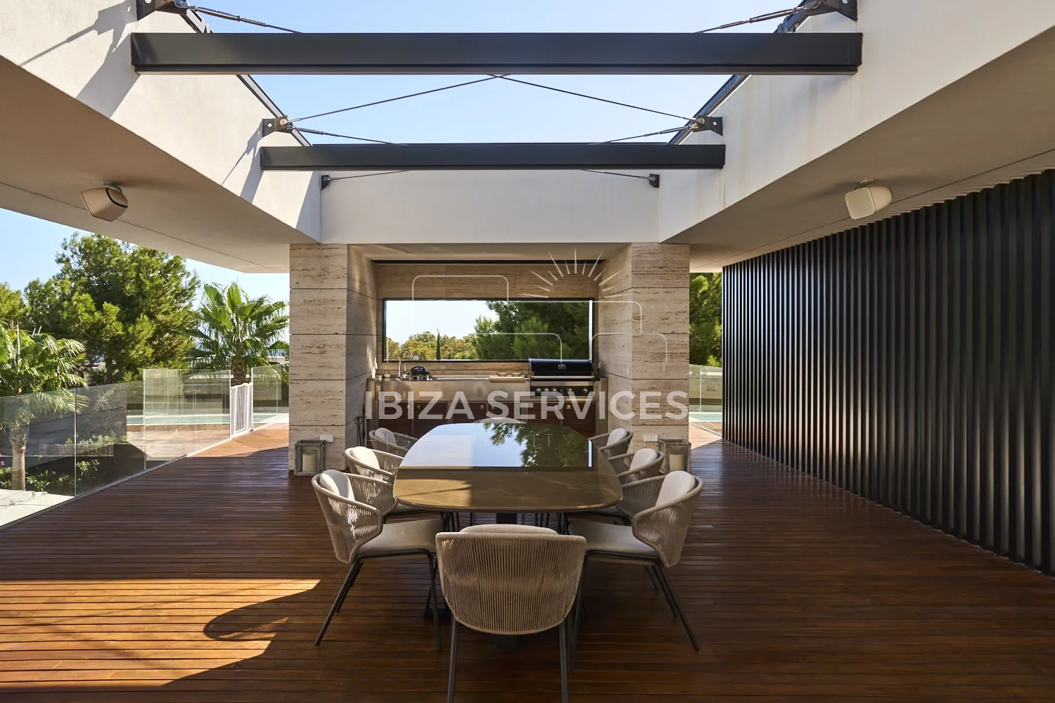 Foto 8 van An Elegant Brand-New Contemporary Property with Sea Views