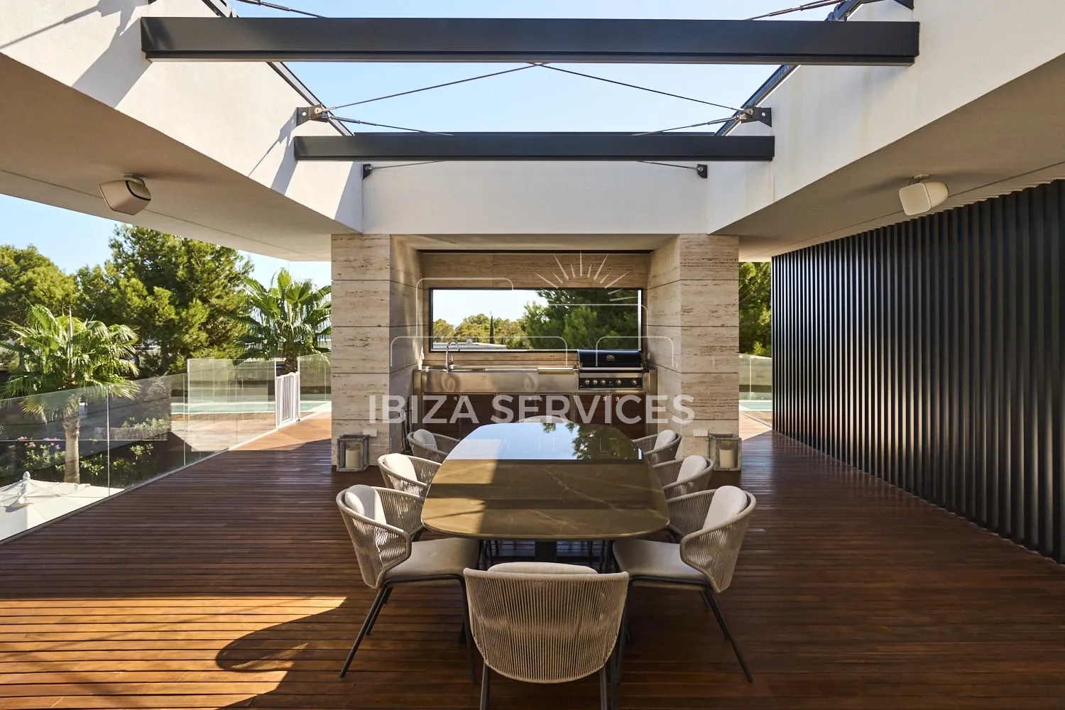 Foto 21 van An Elegant Brand-New Contemporary Property with Sea Views