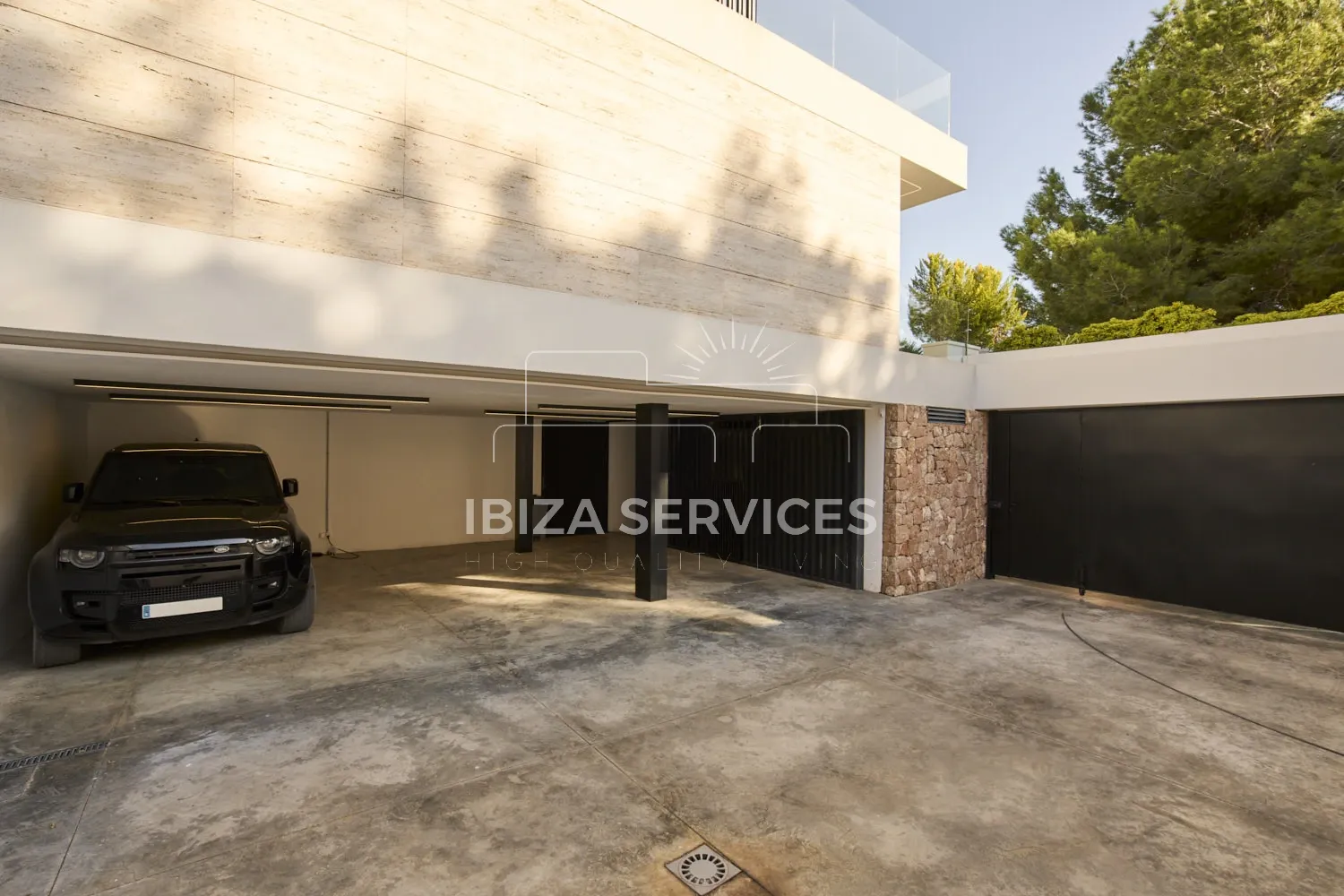 Foto 28 van An Elegant Brand-New Contemporary Property with Sea Views
