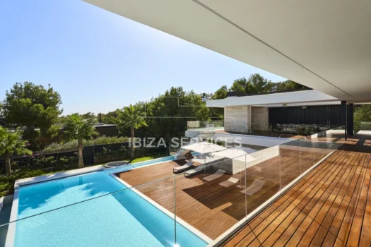 An Elegant Brand-New Contemporary Property with Sea Views