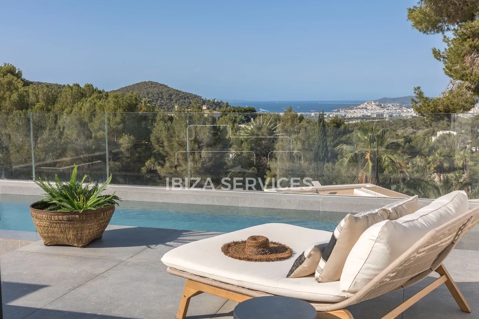 Foto 23 van Blakstad Villa for Sale in Can Furnet with Panoramic Views of Dalt Vila