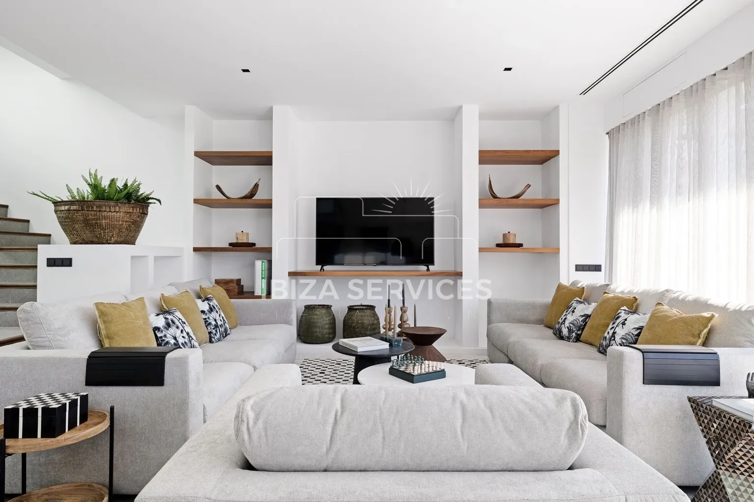 Foto 6 van Blakstad Villa for Sale in Can Furnet with Panoramic Views of Dalt Vila