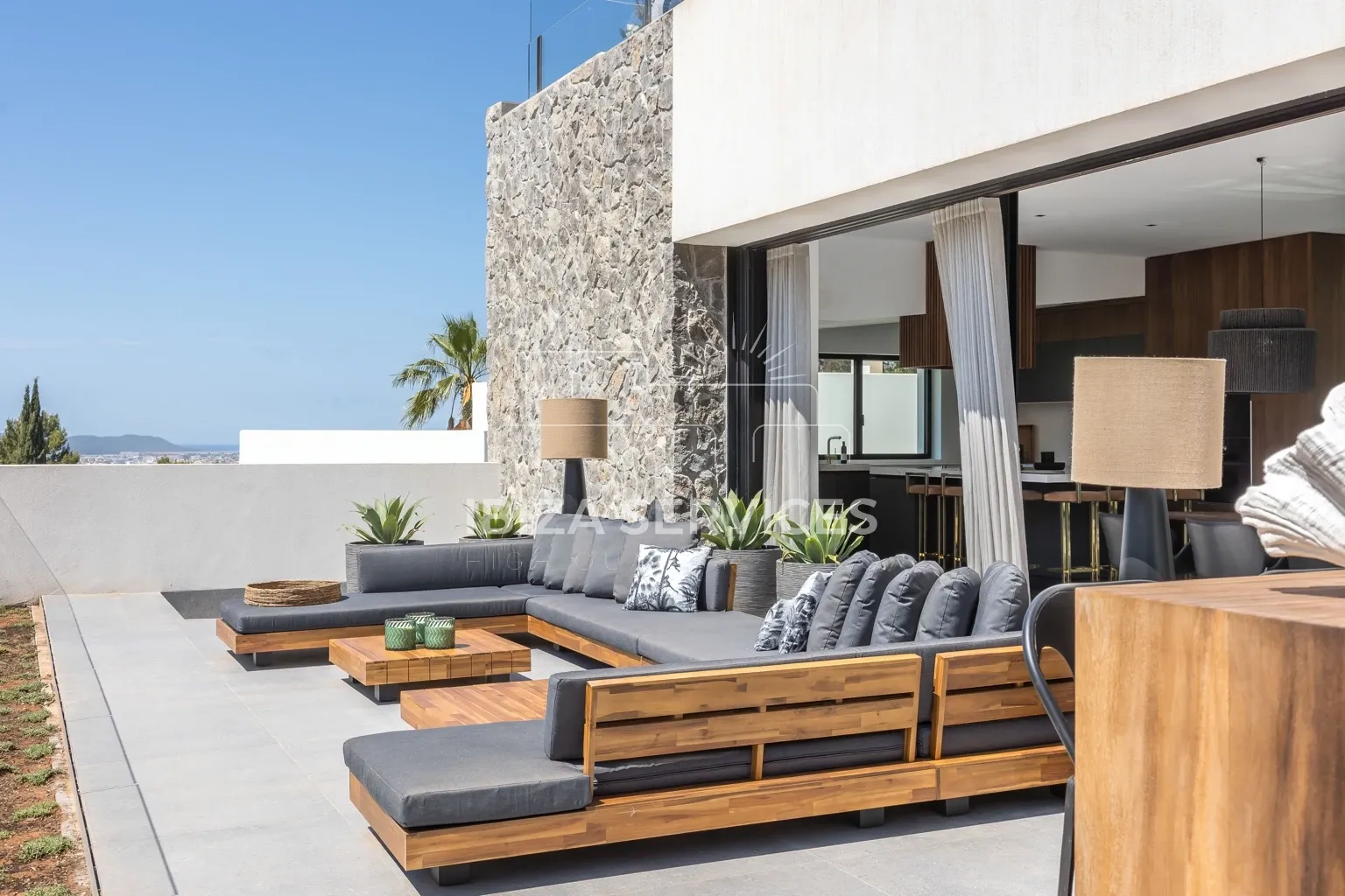 Foto 24 van Blakstad Villa for Sale in Can Furnet with Panoramic Views of Dalt Vila