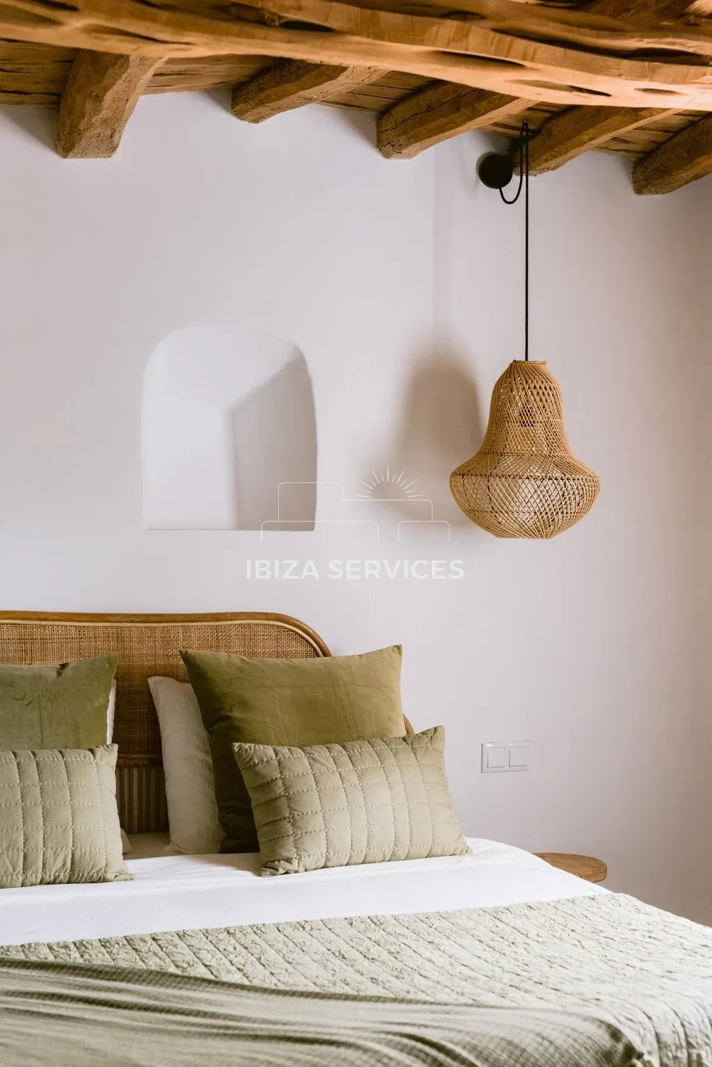 Foto 17 van Bohemian-Chic Villa with Guesthouse on a Spacious Plot in San Jordi – For Sale
