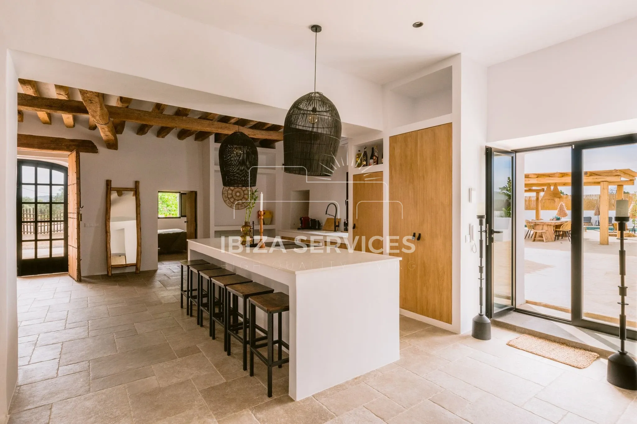 Foto 14 van Bohemian-Chic Villa with Guesthouse on a Spacious Plot in San Jordi – For Sale