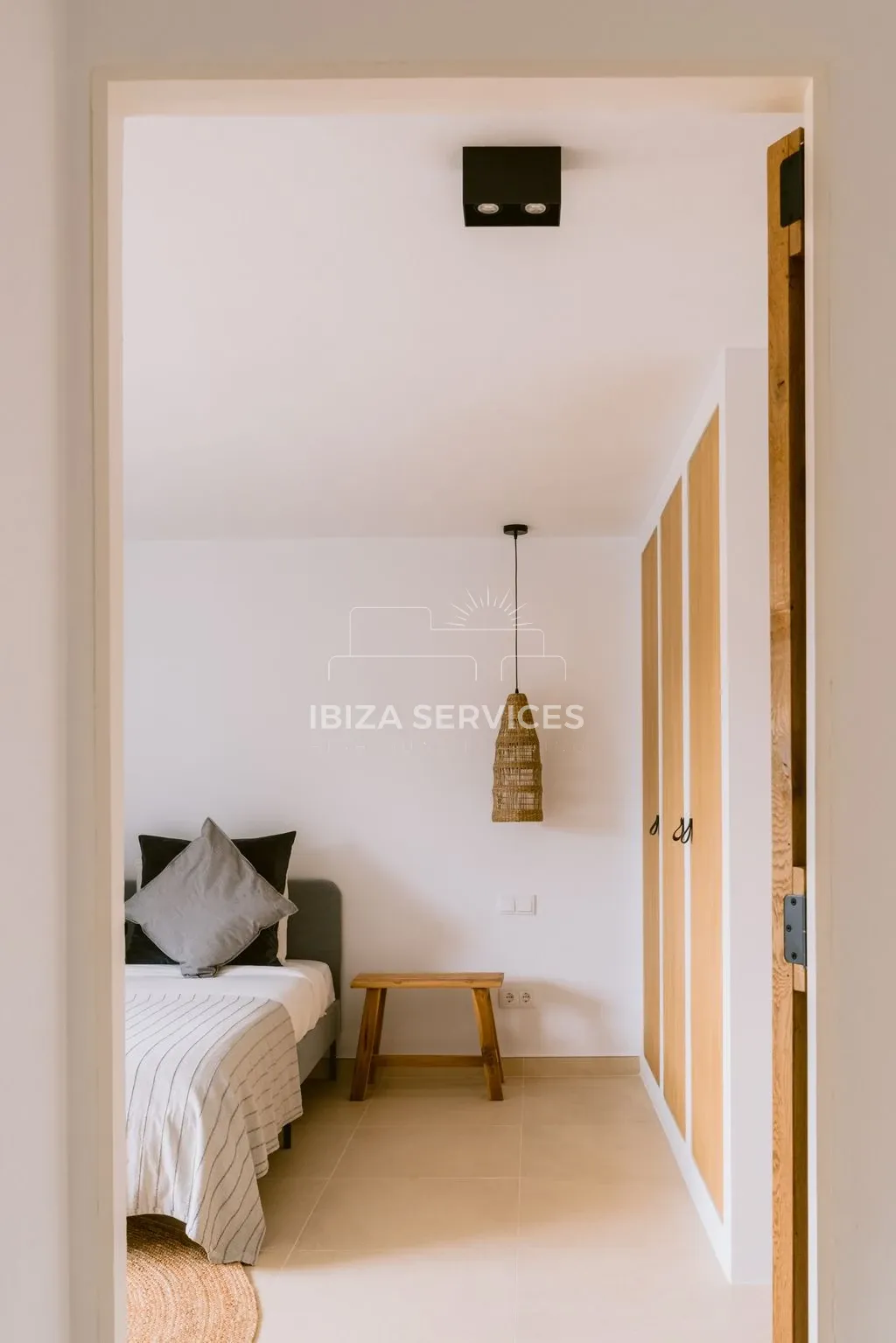 Foto 24 van Bohemian-Chic Villa with Guesthouse on a Spacious Plot in San Jordi – For Sale
