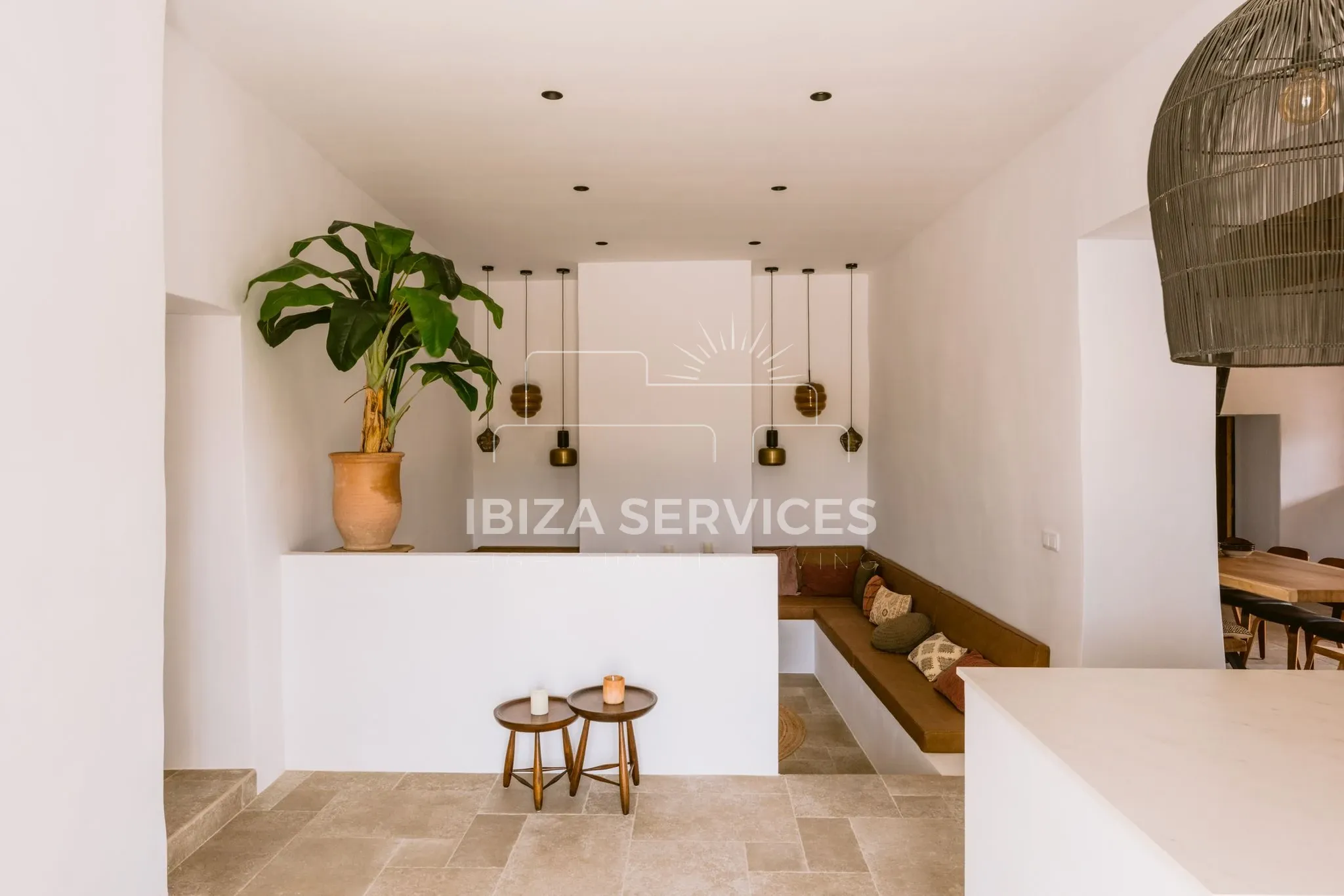 Foto 7 van Bohemian-Chic Villa with Guesthouse on a Spacious Plot in San Jordi – For Sale