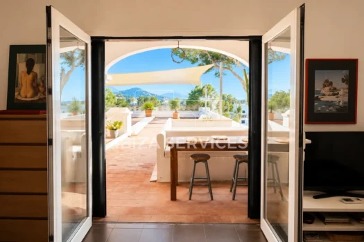 Spacious 3-Bedroom Apartment with Large Terraces and Beautiful Views For Sale.