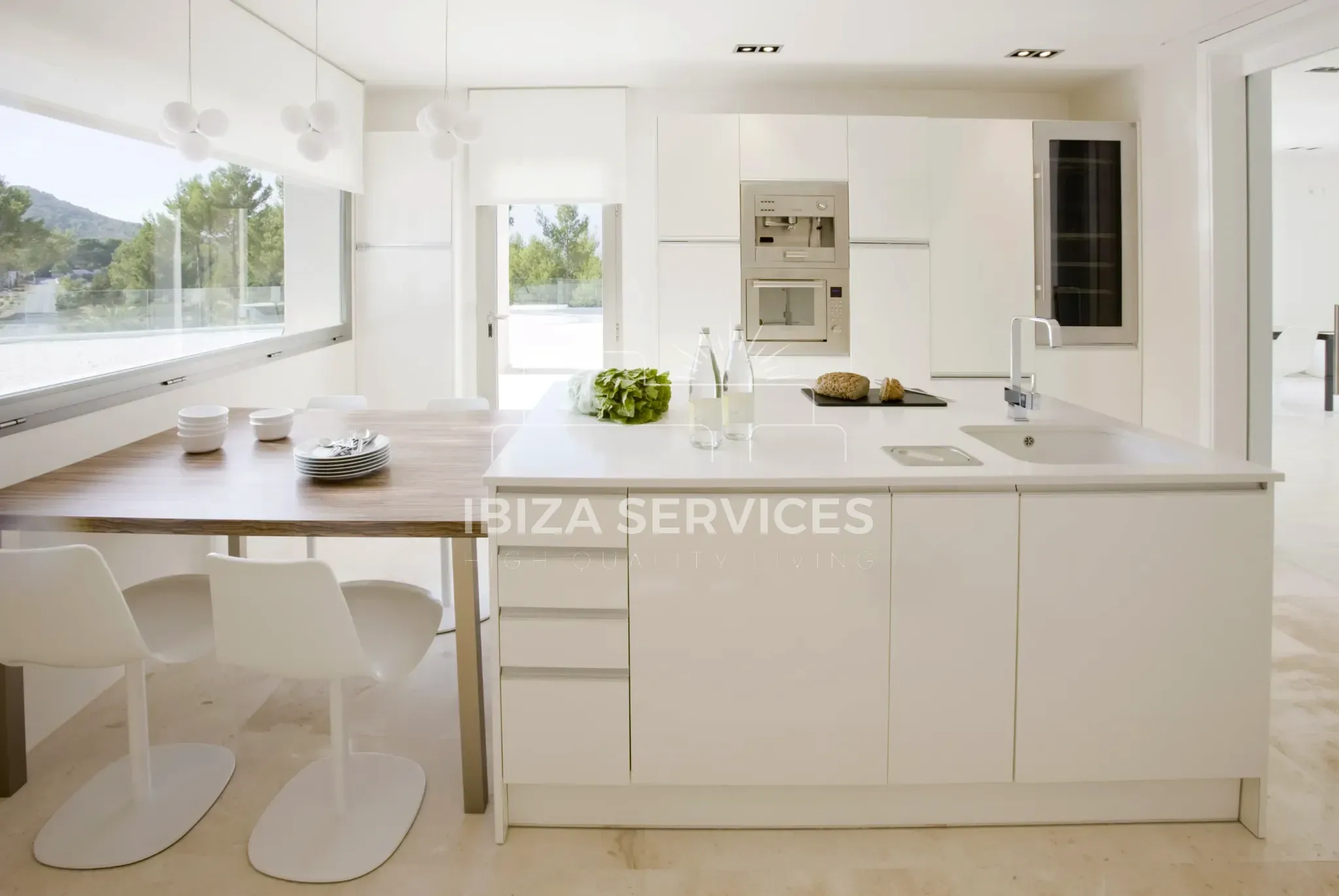 Foto 39 van FOR SALE A STUNNING MODERN VILLA WITH TOURISTIC LICENCE & HUDGE PLOT