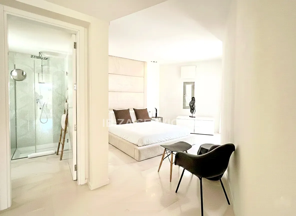 Foto 29 van FOR SALE A STUNNING MODERN VILLA WITH TOURISTIC LICENCE & HUDGE PLOT