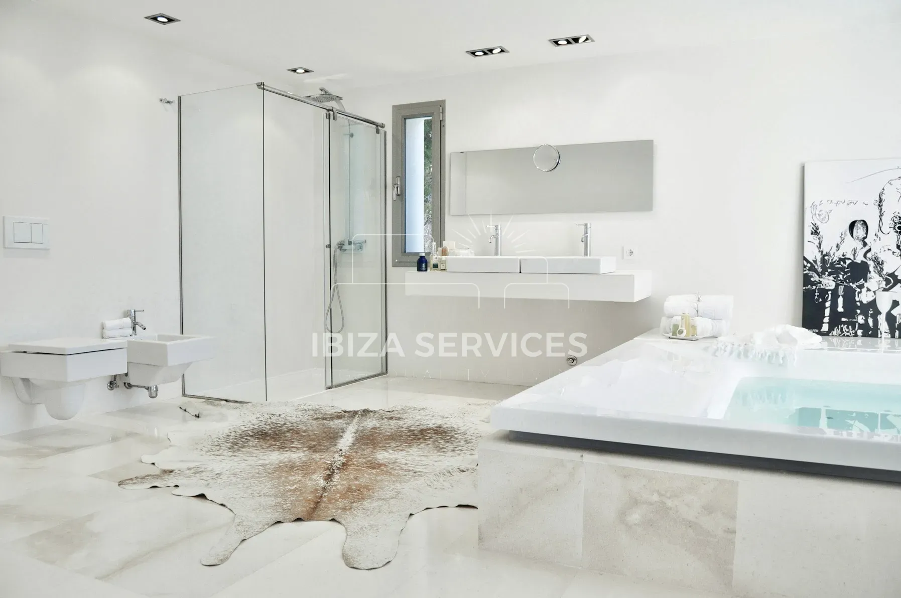 Foto 41 van FOR SALE A STUNNING MODERN VILLA WITH TOURISTIC LICENCE & HUDGE PLOT