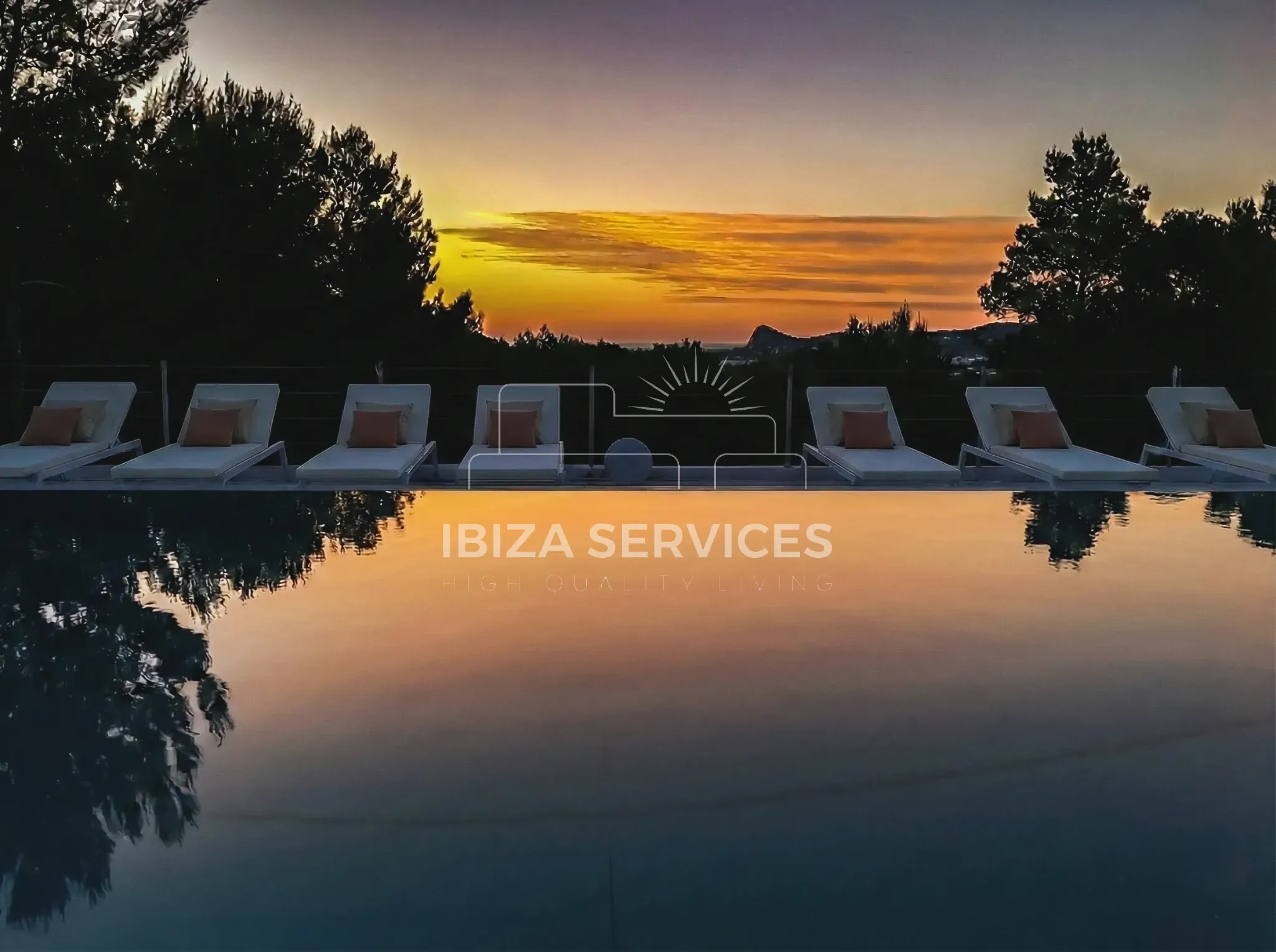 Foto 10 van FOR SALE A STUNNING MODERN VILLA WITH TOURISTIC LICENCE & HUDGE PLOT