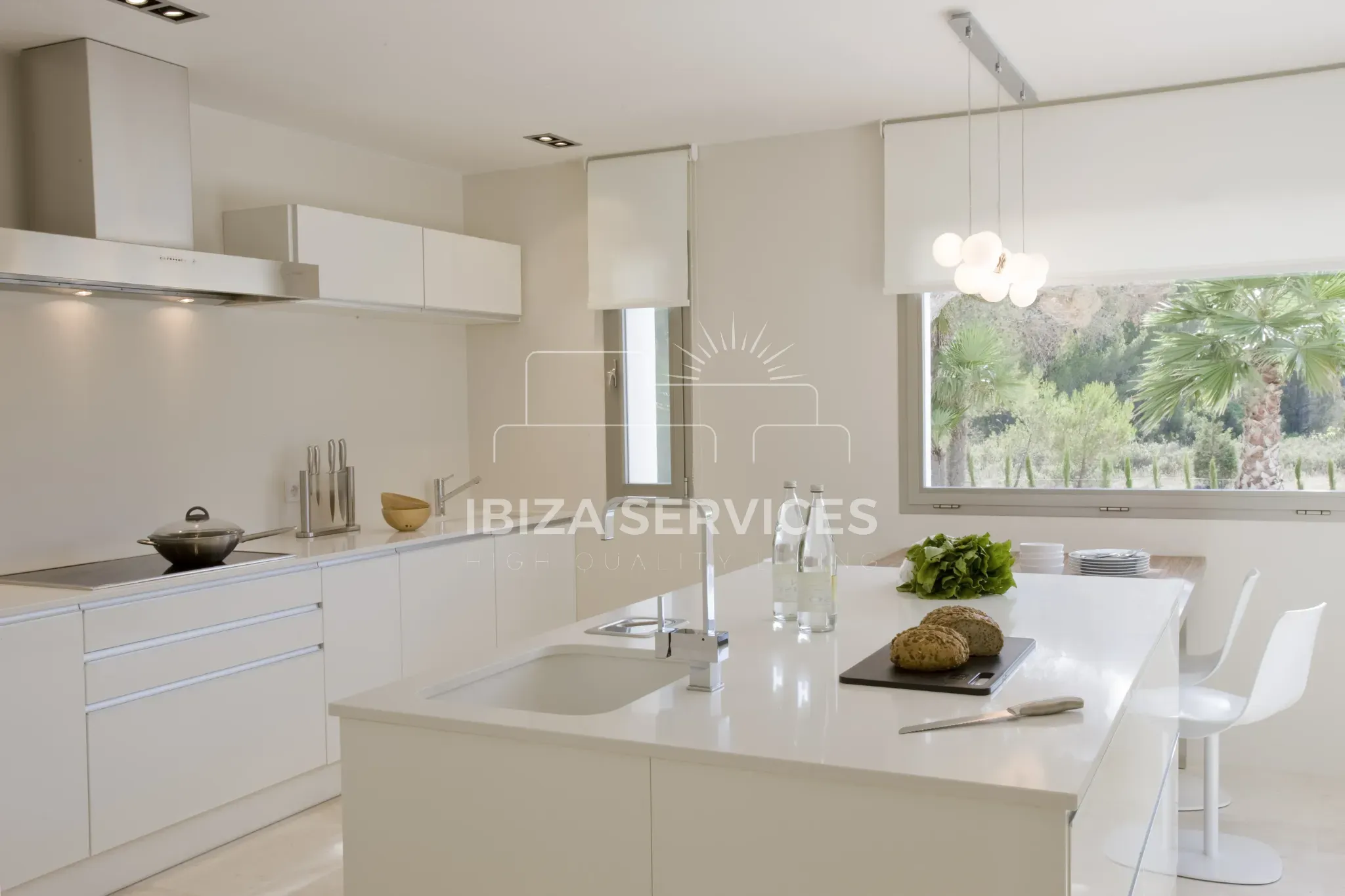 Foto 14 van FOR SALE A STUNNING MODERN VILLA WITH TOURISTIC LICENCE & HUDGE PLOT
