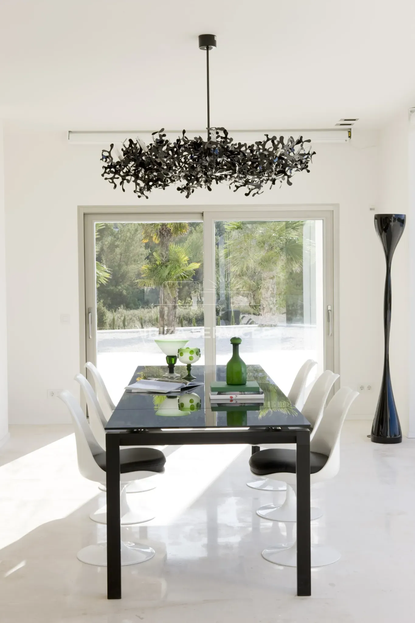 Foto 5 van FOR SALE A STUNNING MODERN VILLA WITH TOURISTIC LICENCE & HUDGE PLOT