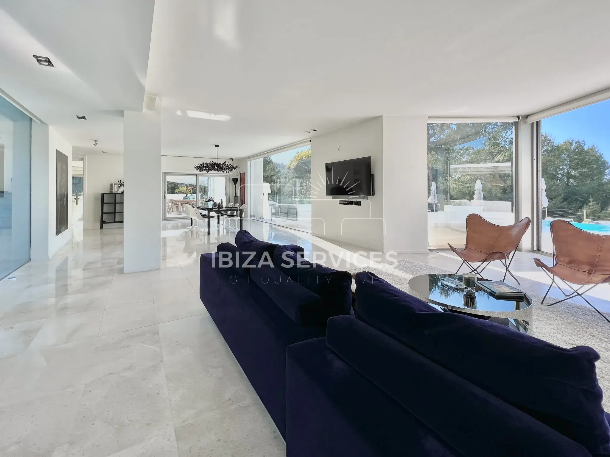 Foto 38 van FOR SALE A STUNNING MODERN VILLA WITH TOURISTIC LICENCE & HUDGE PLOT