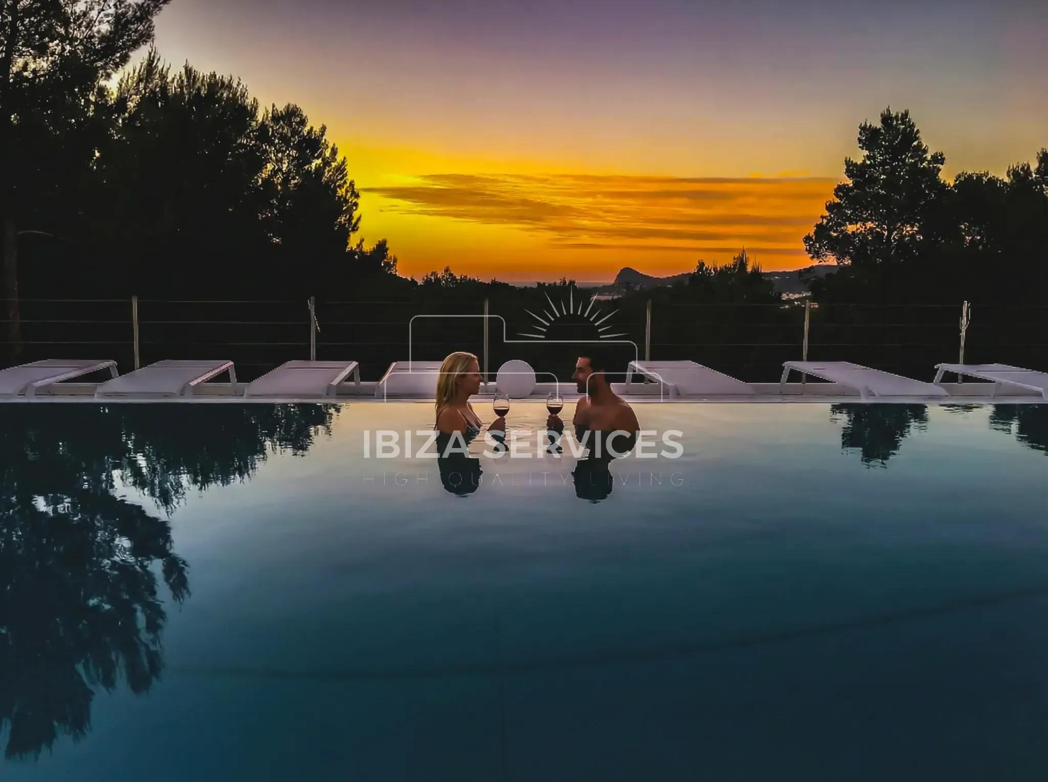 Foto 18 van FOR SALE A STUNNING MODERN VILLA WITH TOURISTIC LICENCE & HUDGE PLOT