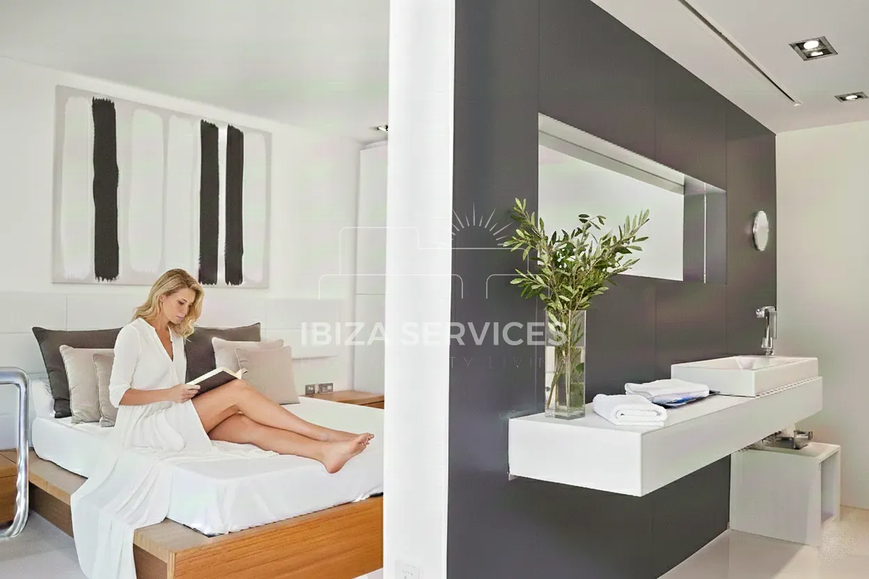 Foto 19 van FOR SALE A STUNNING MODERN VILLA WITH TOURISTIC LICENCE & HUDGE PLOT